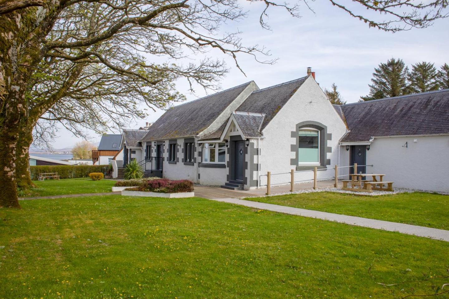 Bonnie By Broadford * Broadford (Isle of Skye)