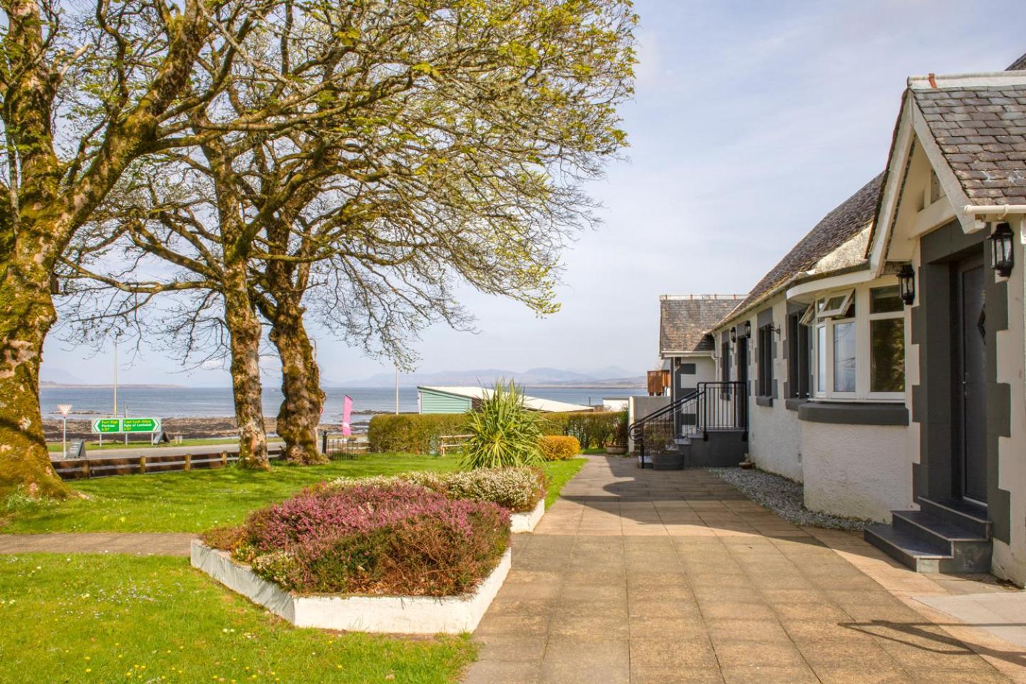 Bonnie By Broadford * Broadford (Isle of Skye)